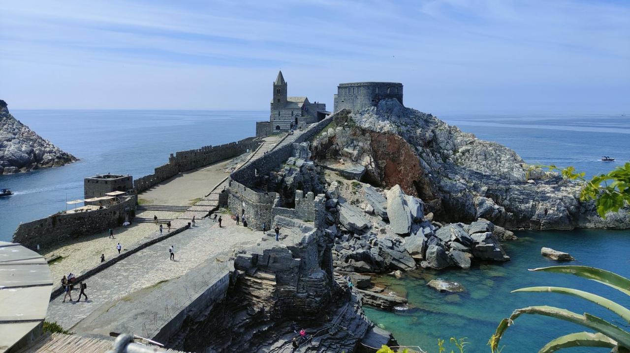 Byron Guest House Porto Venere Buitenkant foto