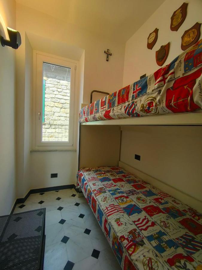 Byron Guest House Porto Venere Buitenkant foto
