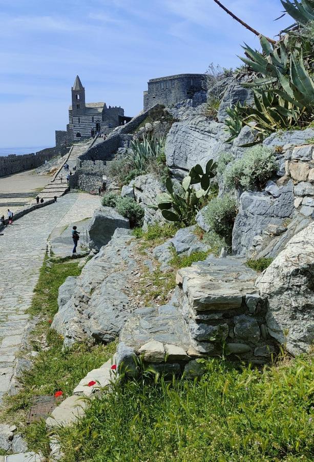Byron Guest House Porto Venere Buitenkant foto